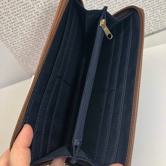 NEW Tommy Hilfiger Brown-Camel Tone Wallet👛 - Picture 7 of 7